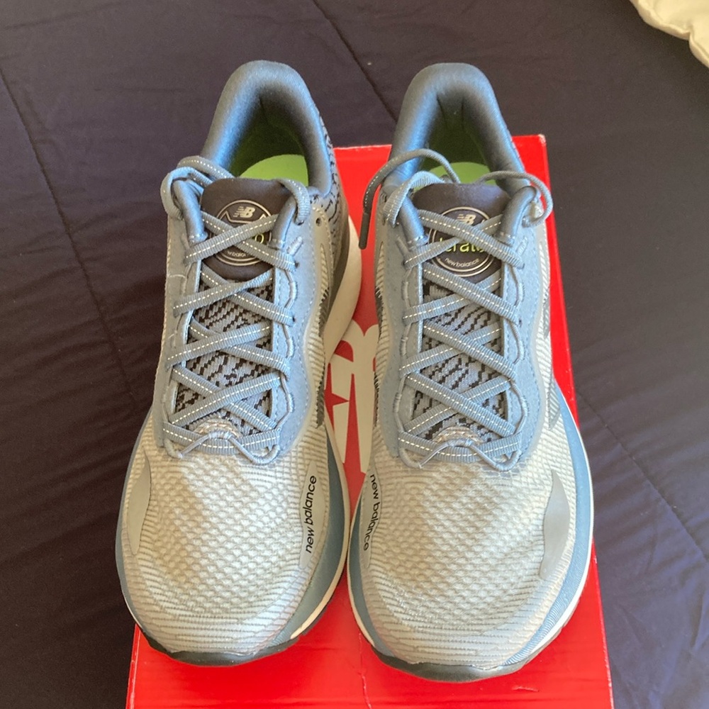 New Balance women’s Fuel Cell Lerato. Size US 8.5